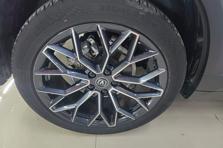 Used CHANGAN UNI-T 2022 1.5T Flagship Edition Right Rear Wheel Hub