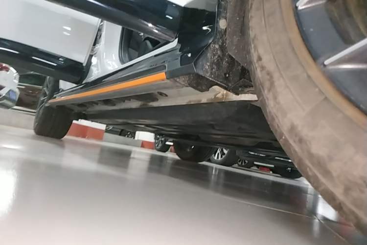Used CHANGAN UNI-T 2022 1.5T Sport Edition Flagship Version Right Side Sill
