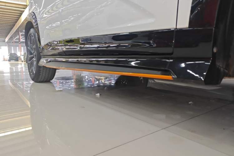 Used CHANGAN UNI-T 2022 1.5T Prestige Version Right Side Sill
