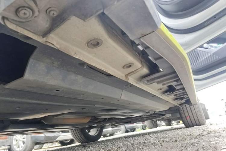 Used CHANGAN UNI-T 2022 1.5T Sport Edition Premium Version Right Side Sill