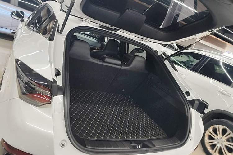 Used CHANGAN UNI-T 2022 1.5T Luxury Edition Trunk