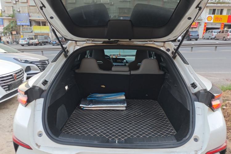 Used CHANGAN UNI-T 2022 1.5T Prestige Version Trunk