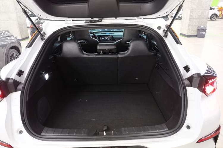 Used CHANGAN UNI-T 2022 1.5T Sport Edition Premium Version Trunk