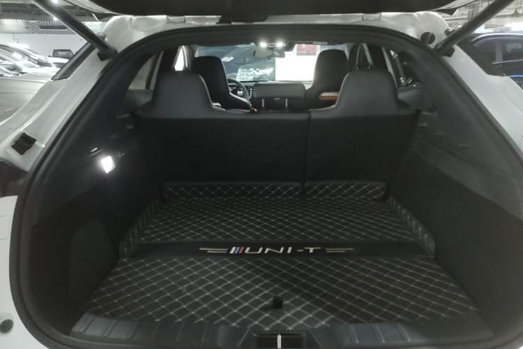 Used CHANGAN UNI-T 2022 1.5T Sport Edition Flagship Version Trunk