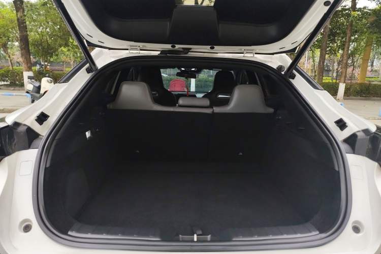 Used CHANGAN UNI-T 2022 1.5T Flagship Edition Trunk