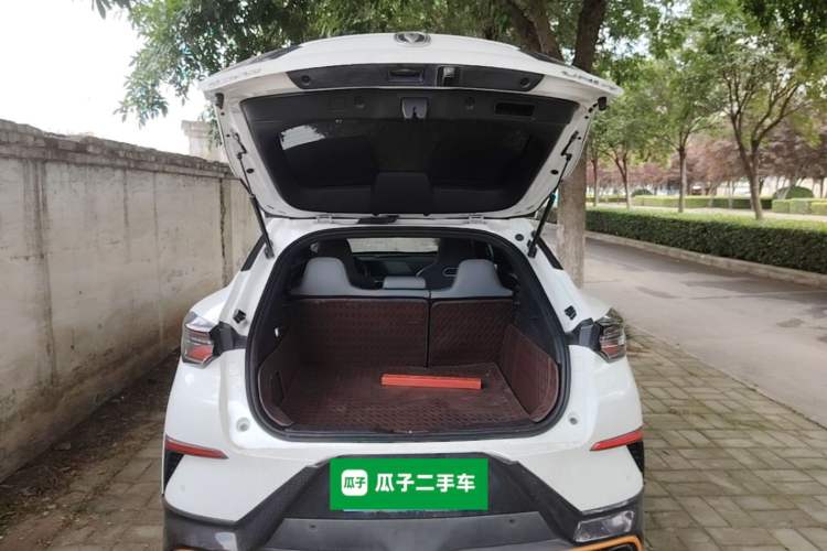 Used CHANGAN UNI-T 2022 1.5T Prestige Version Trunk