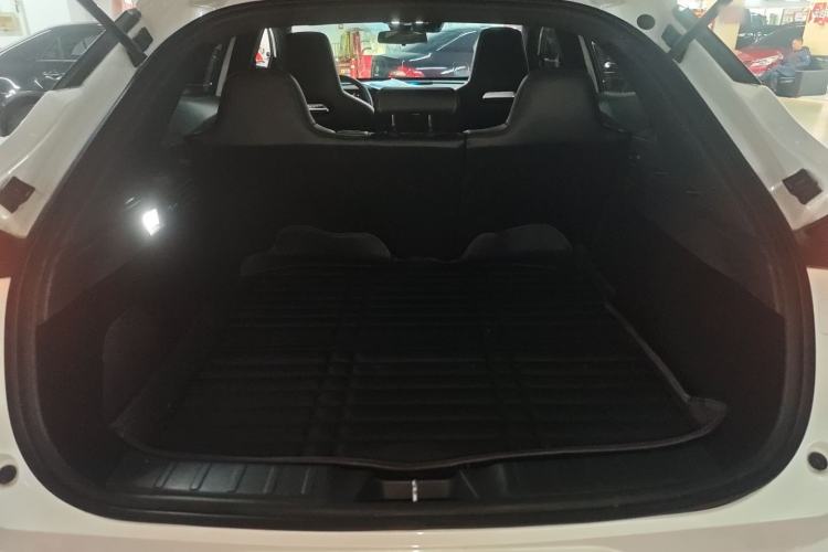 Used CHANGAN UNI-T 2022 1.5T Prestige Version Trunk