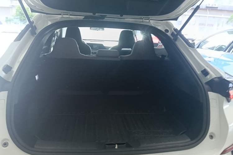 Used CHANGAN UNI-T 2022 1.5T Prestige Version Trunk
