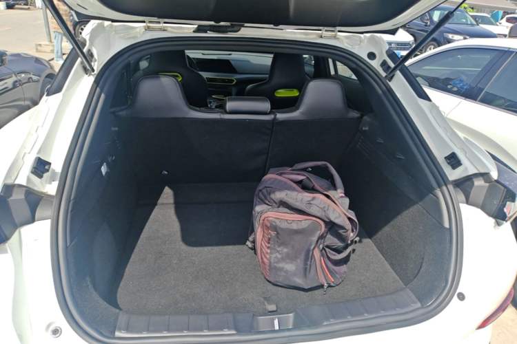 Used CHANGAN UNI-T 2022 1.5T Sport Edition Premium Version Trunk