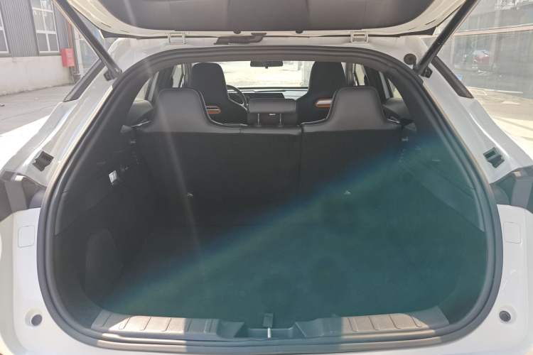 Used CHANGAN UNI-T 2022 1.5T Sport Edition Flagship Version Trunk