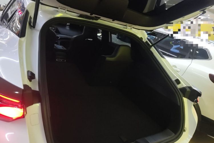 Used CHANGAN UNI-T 2022 1.5T Prestige Version Trunk
