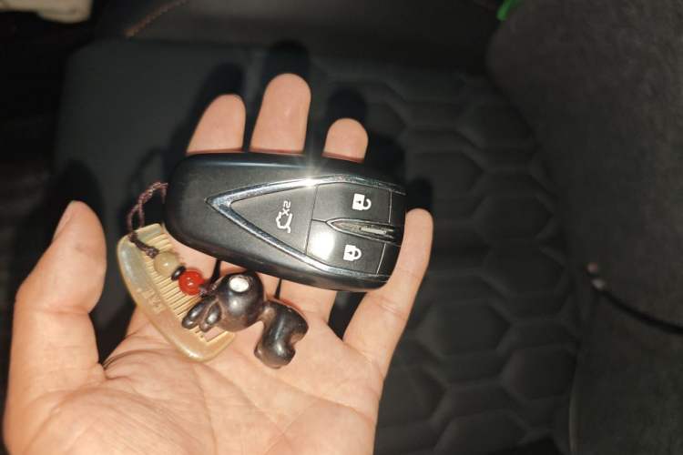 Used CHANGAN UNI-T 2022 2.0T Prestige Version Vehicle Key