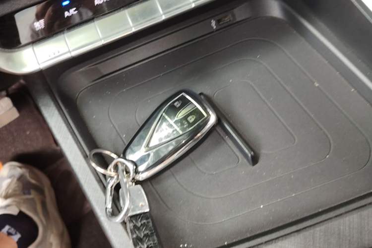 Used CHANGAN UNI-T 2022 1.5T Prestige Version Vehicle Key