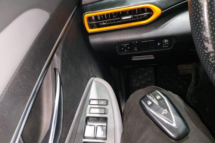 Used CHANGAN UNI-T 2022 1.5T Prestige Version Vehicle Key