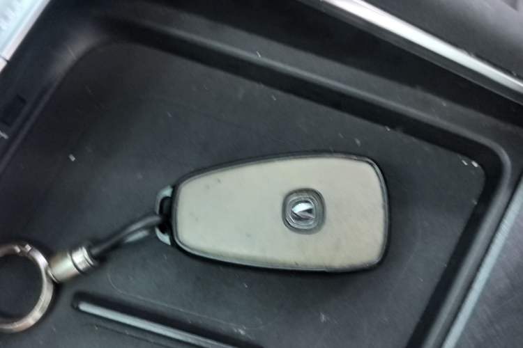 Used CHANGAN UNI-T 2022 1.5T Prestige Version Vehicle Key
