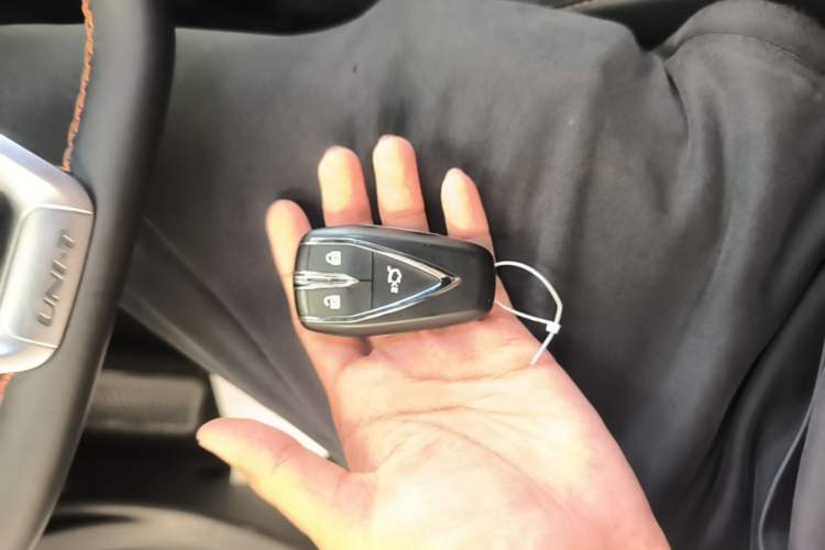 Used CHANGAN UNI-T 2022 1.5T Prestige Version Vehicle Key
