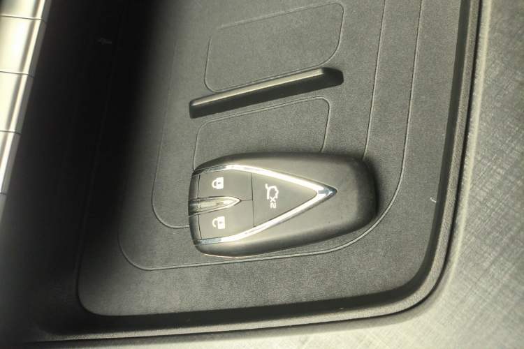 Used CHANGAN UNI-T 2022 1.5T Prestige Version Vehicle Key