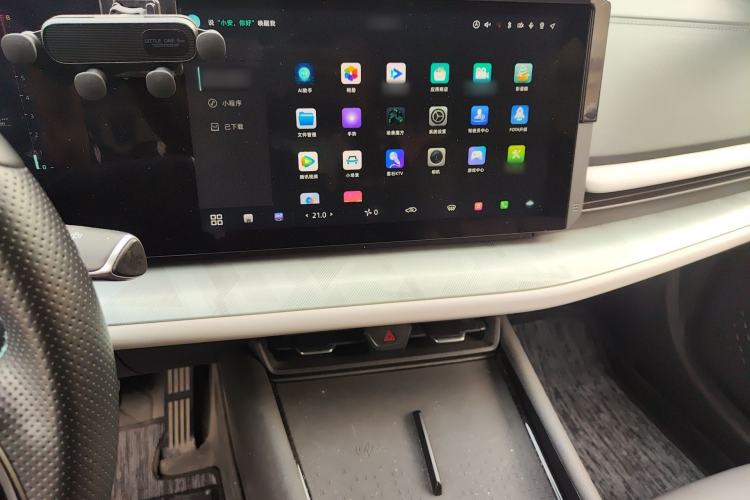 Used CHANGAN UNI-T 2023 Second-Generation 1.5T Prestige Model Audio And AC Panel