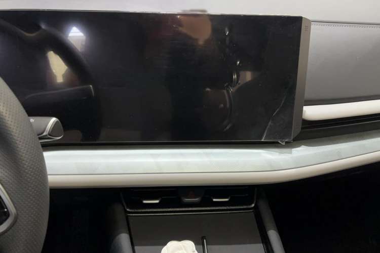 Used CHANGAN UNI-T 2023 Second-Generation 1.5T Prestige Model Audio And AC Panel