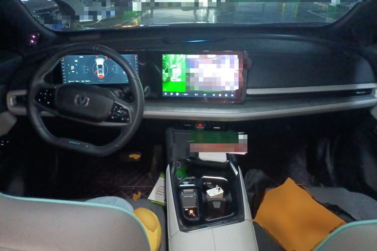 Used CHANGAN UNI-T 2023 2nd Generation 1.5T Sport Edition Prestige Version Center Console