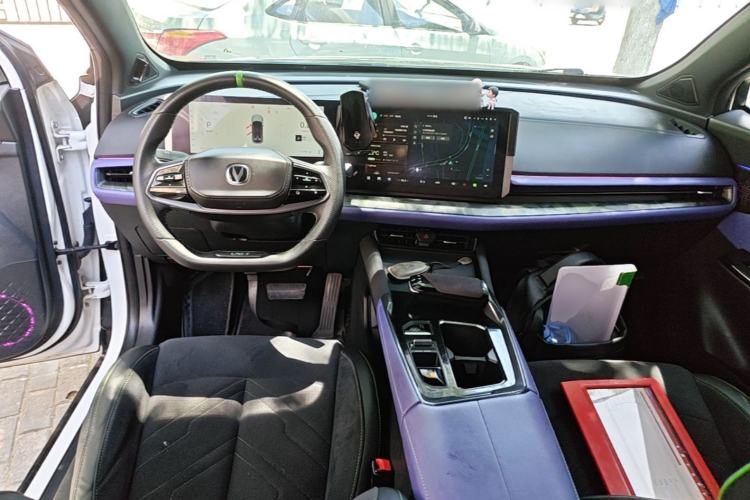 Used CHANGAN UNI-T 2023 2nd Generation 1.5T Sport Edition Prestige Version Center Console
