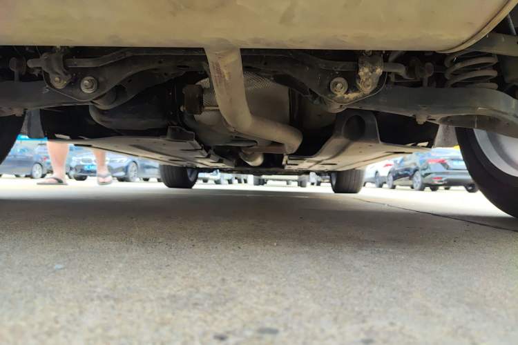 Used CHANGAN UNI-T 2023 Second-Generation 1.5T Prestige Model Chassis Rear