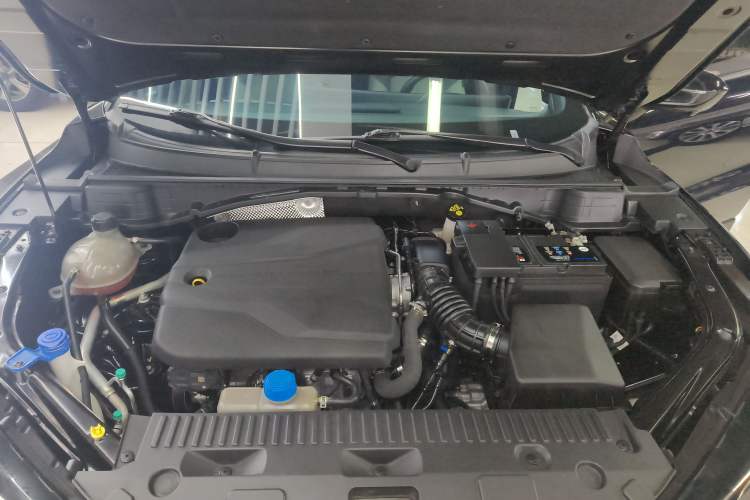 Used CHANGAN UNI-T 2023 2nd Generation 1.5T Flagship Version Engine Bay