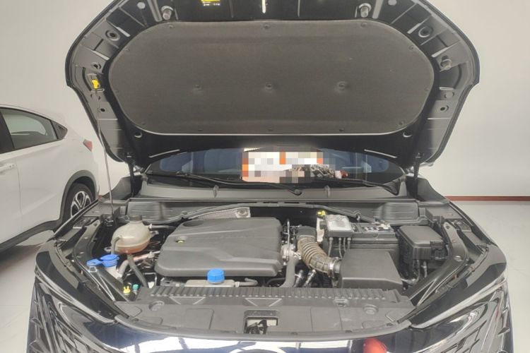 Used CHANGAN UNI-T 2023 Second-Generation 1.5T Prestige Model Engine Bay