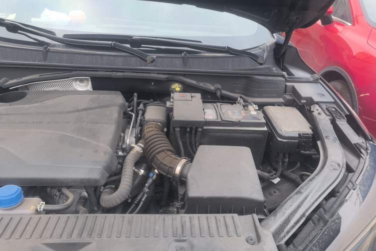 Used CHANGAN UNI-T 2023 2nd Generation 1.5T Flagship Version Engine Bay Left