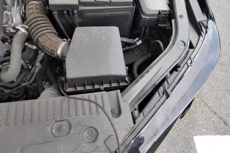 Used CHANGAN UNI-T 2023 2nd Generation 1.5T Sport Edition Flagship Version Engine Bay Left