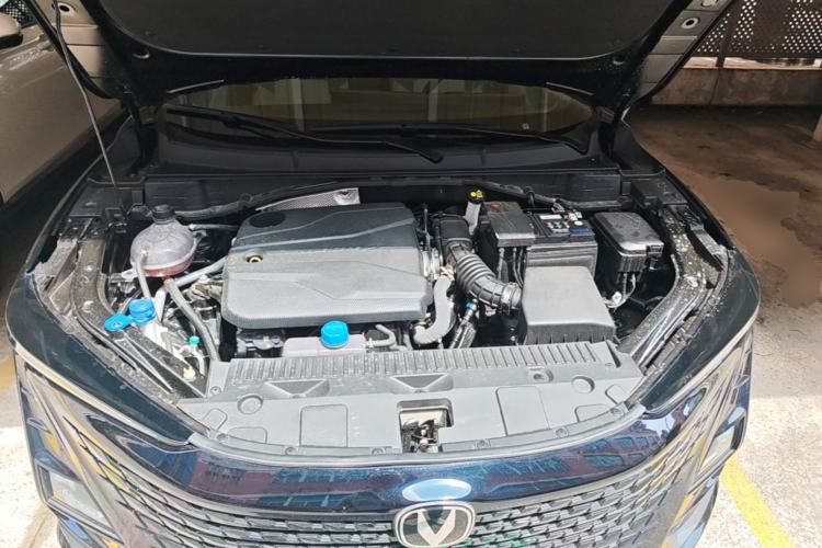 Used CHANGAN UNI-T 2023 Second-Generation 1.5T Prestige Model Engine Bay