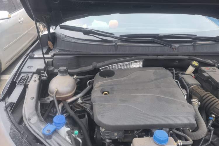 Used CHANGAN UNI-T 2023 2nd Generation 1.5T Flagship Version Engine Bay Right