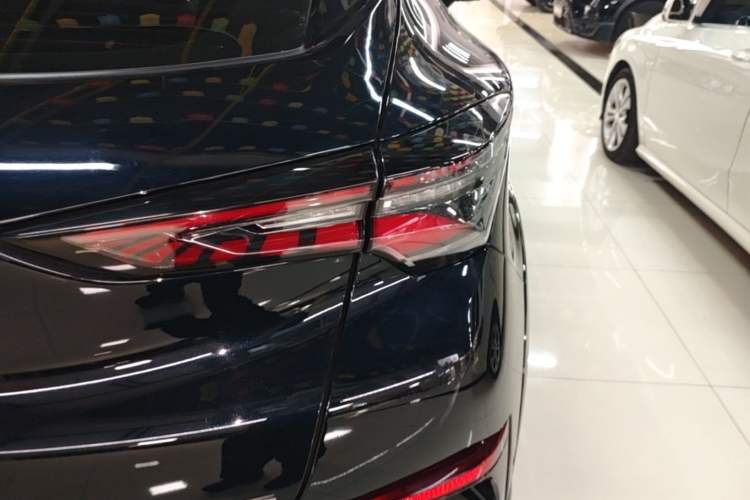 Used CHANGAN UNI-T 2023 2nd Generation 1.5T Flagship Version Exterior 3