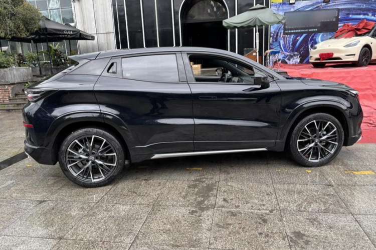 Used CHANGAN UNI-T 2023 Second-Generation 1.5T Prestige Model Exterior 4