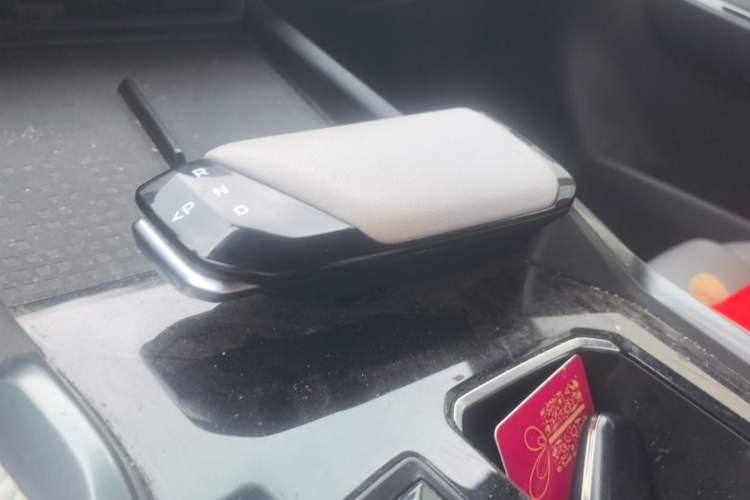Used CHANGAN UNI-T 2023 2nd Generation 1.5T Flagship Version Gear Lever