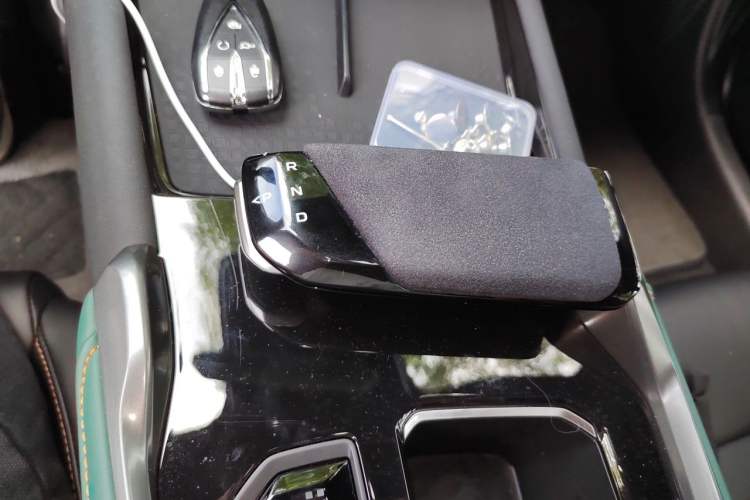 Used CHANGAN UNI-T 2023 2nd Generation 1.5T Sport Edition Flagship Version Gear Lever