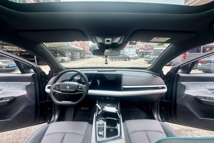 Used CHANGAN UNI-T 2023 Second-Generation 1.5T Prestige Model Interior 10