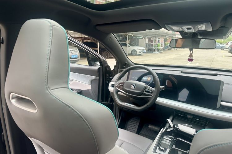 Used CHANGAN UNI-T 2023 Second-Generation 1.5T Prestige Model Interior 5