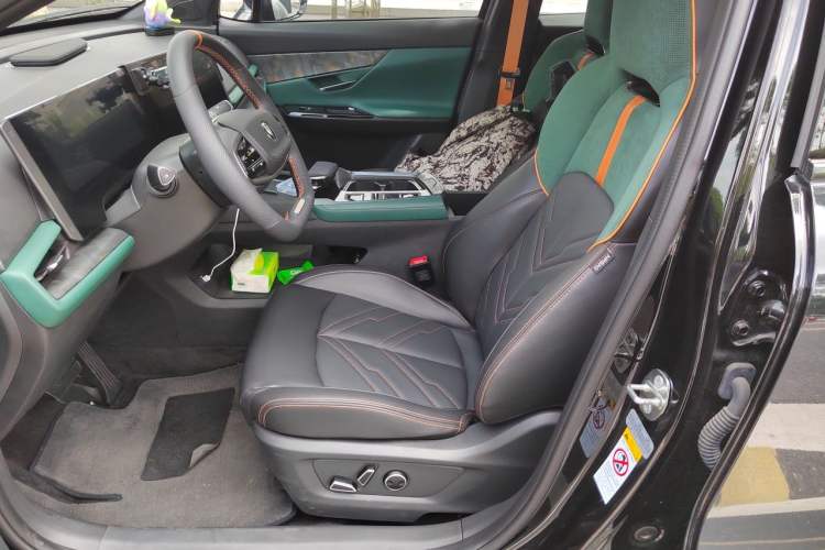Used CHANGAN UNI-T 2023 2nd Generation 1.5T Sport Edition Flagship Version Left Front Seat