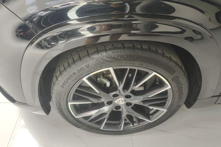 Used CHANGAN UNI-T 2023 Second-Generation 1.5T Prestige Model Left Front Wheel Hub
