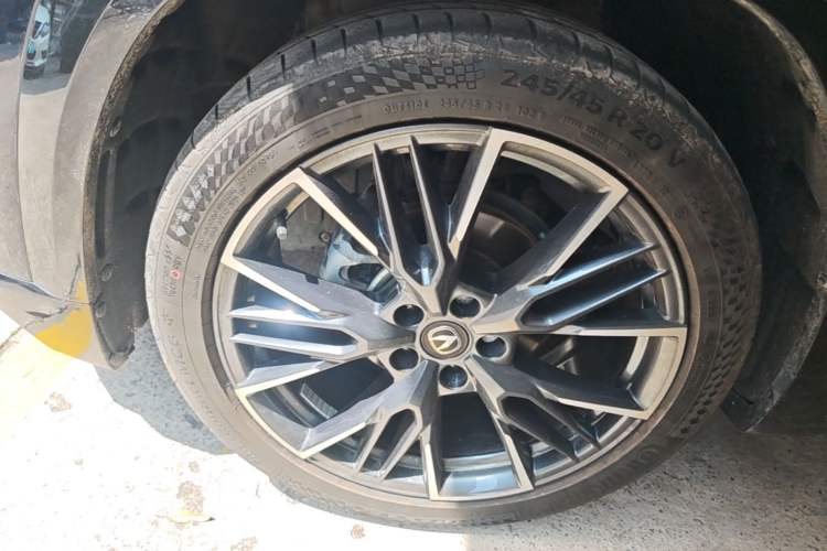 Used CHANGAN UNI-T 2023 Second-Generation 1.5T Prestige Model Left Front Wheel Hub