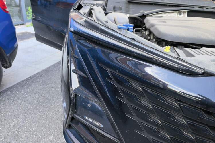 Used CHANGAN UNI-T 2023 Second-Generation 1.5T Prestige Model Right Front Headlight