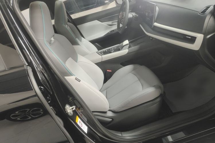 Used CHANGAN UNI-T 2023 Second-Generation 1.5T Prestige Model Right Front Seat