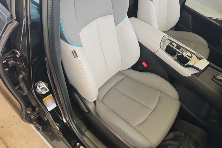 Used CHANGAN UNI-T 2023 Second-Generation 1.5T Prestige Model Right Front Seat