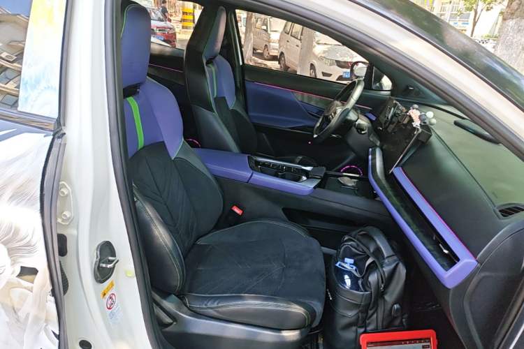 Used CHANGAN UNI-T 2023 2nd Generation 1.5T Sport Edition Prestige Version Right Front Seat