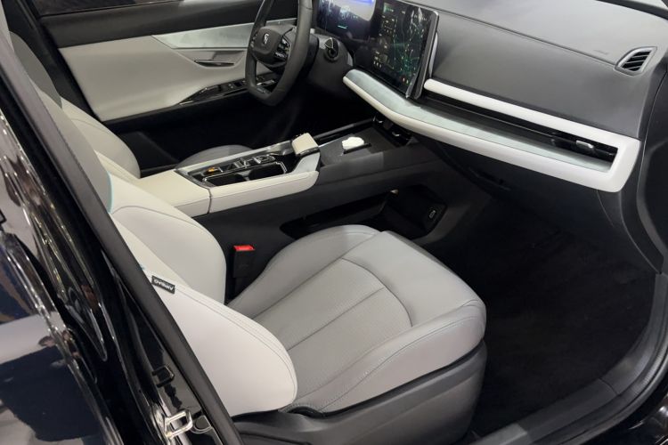 Used CHANGAN UNI-T 2023 Second-Generation 1.5T Prestige Model Right Front Seat