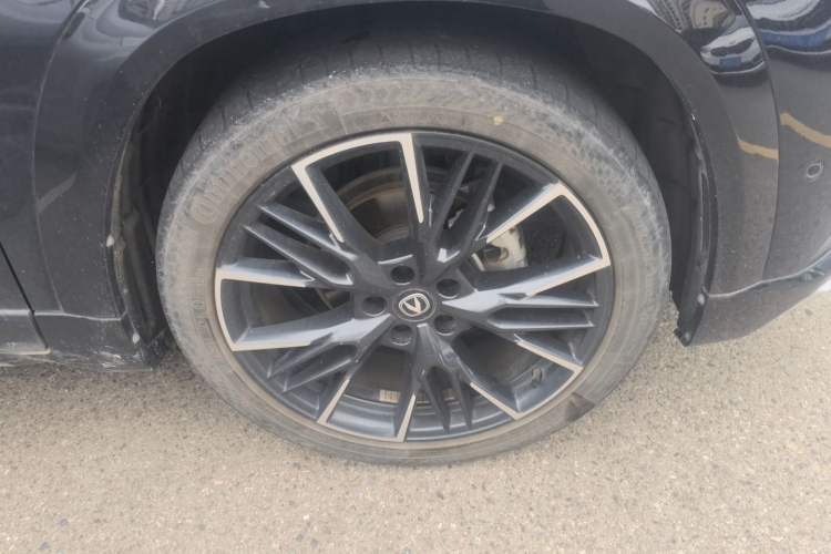 Used CHANGAN UNI-T 2023 2nd Generation 1.5T Flagship Version Right Front Wheel Hub