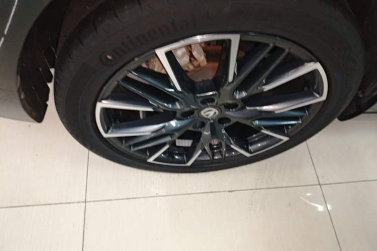 Used CHANGAN UNI-T 2023 2nd Generation 1.5T Flagship Version Right Rear Wheel Hub