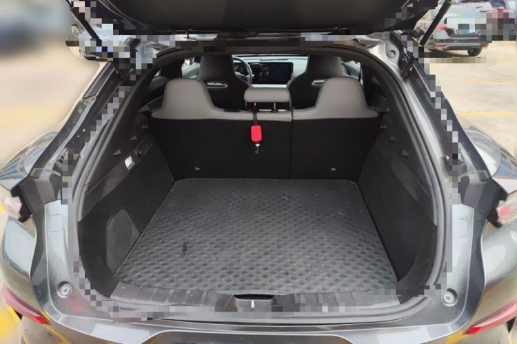 Used CHANGAN UNI-T 2023 Second-Generation 1.5T Prestige Model Trunk