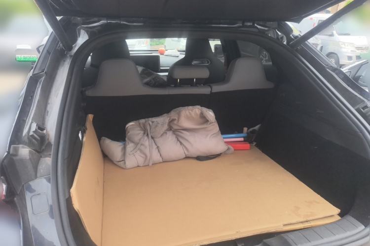 Used CHANGAN UNI-T 2023 2nd Generation 1.5T Flagship Version Trunk